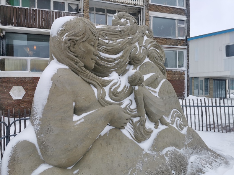 sneeuw-sculptuur-Hanneke-1