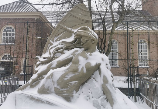 sneeuw-sculptuur-Vadim