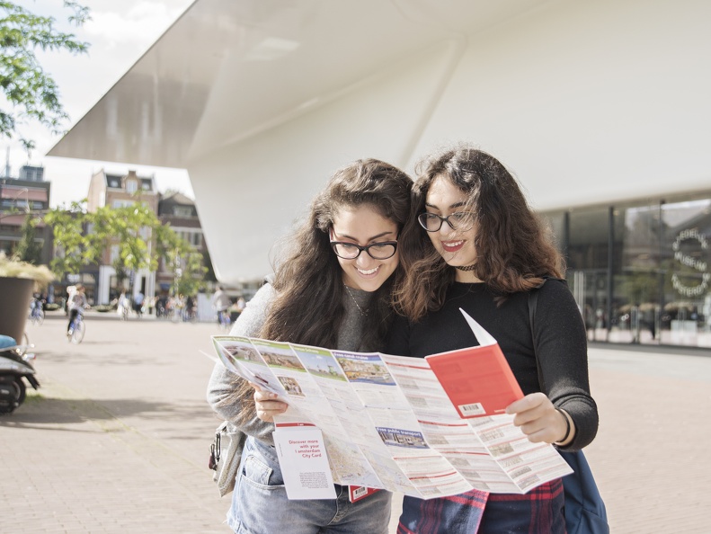 I-amsterdam-City-Card-outside-Stedelijk-Museum-Karlotta-Rechtenvrij