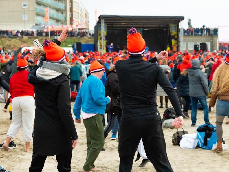 HR - Zandvoort Marketing - Nieuwjaarsduik 2023 -5214