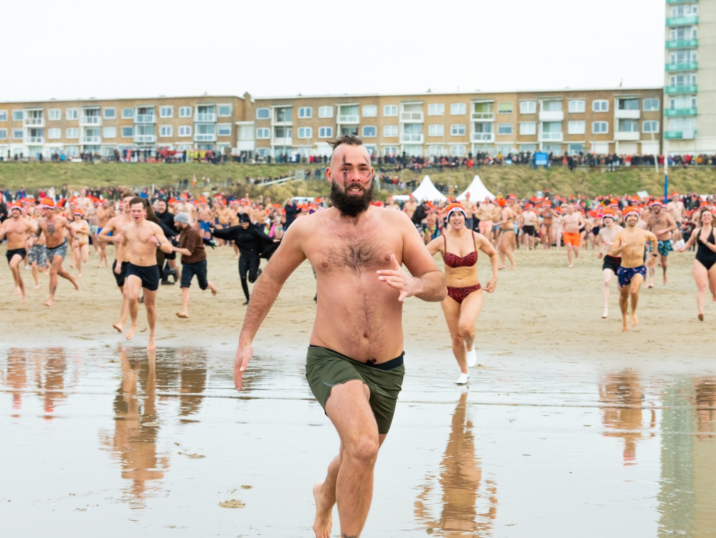 HR - Zandvoort Marketing - Nieuwjaarsduik 2023 -5330