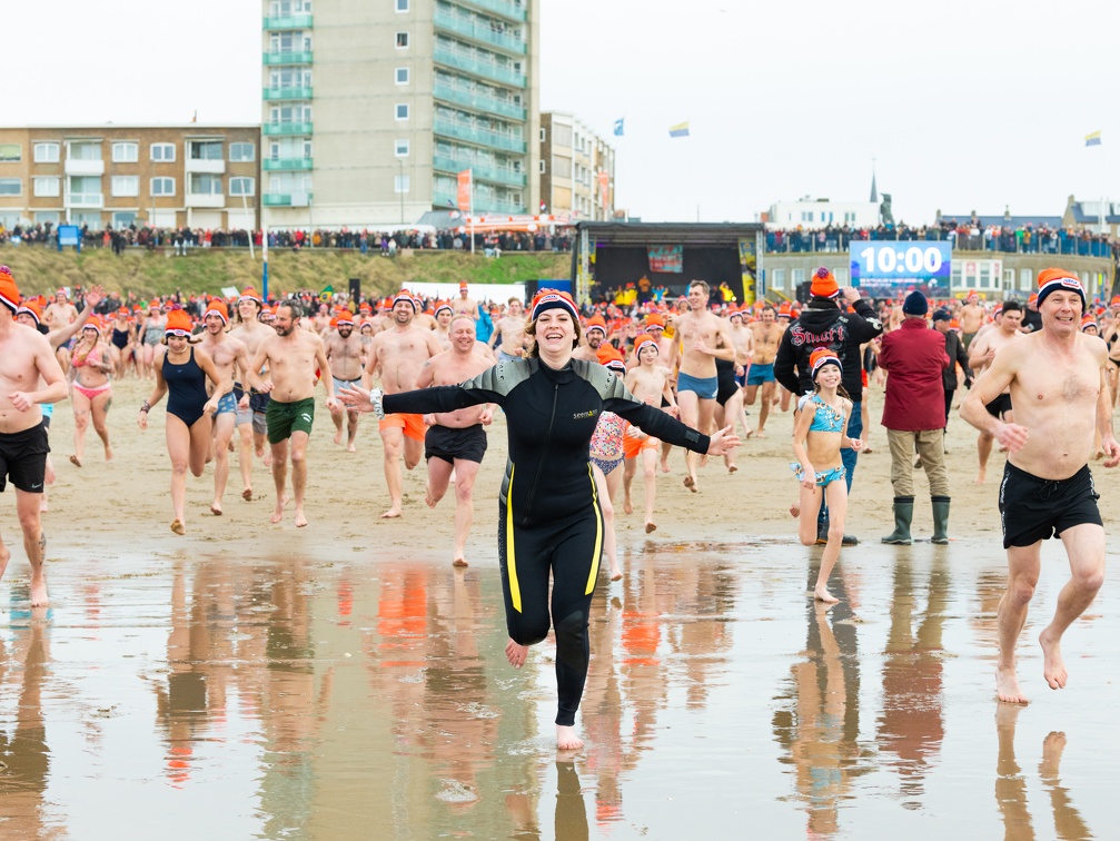 HR - Zandvoort Marketing - Nieuwjaarsduik 2023 -5346