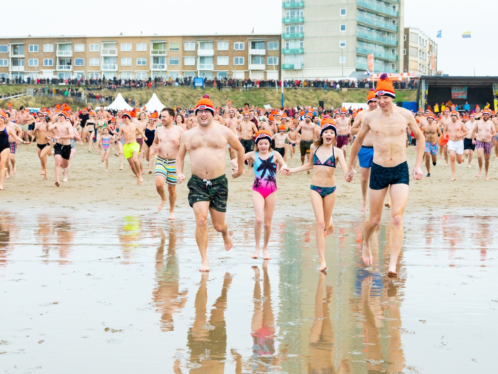 HR - Zandvoort Marketing - Nieuwjaarsduik 2023 -5356