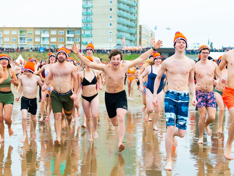 HR - Zandvoort Marketing - Nieuwjaarsduik 2023 -5366