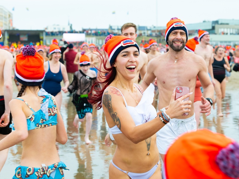 HR - Zandvoort Marketing - Nieuwjaarsduik 2023 -5375