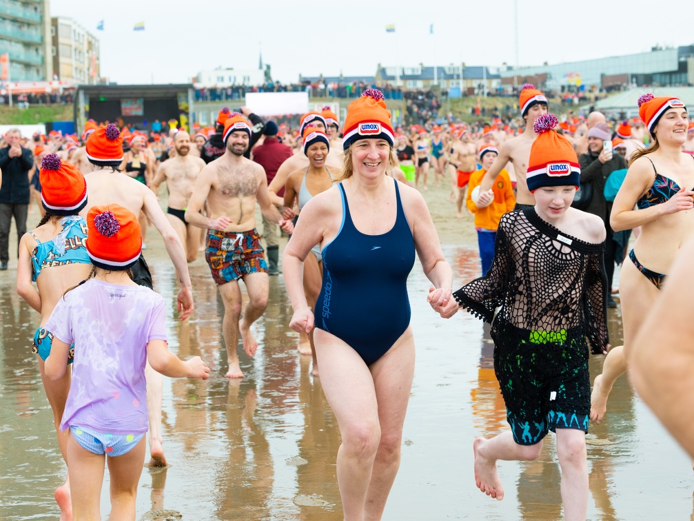 HR - Zandvoort Marketing - Nieuwjaarsduik 2023 -5377