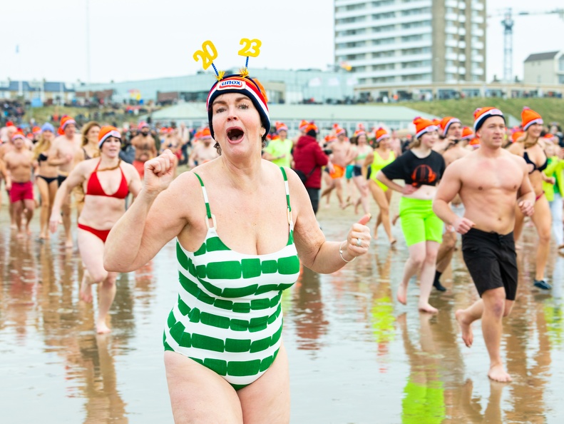 HR - Zandvoort Marketing - Nieuwjaarsduik 2023 -5395