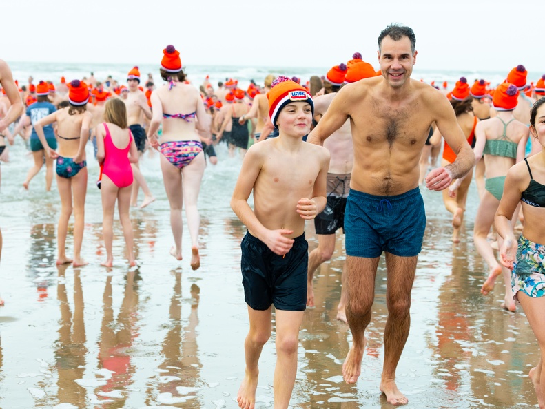 HR - Zandvoort Marketing - Nieuwjaarsduik 2023 -5400