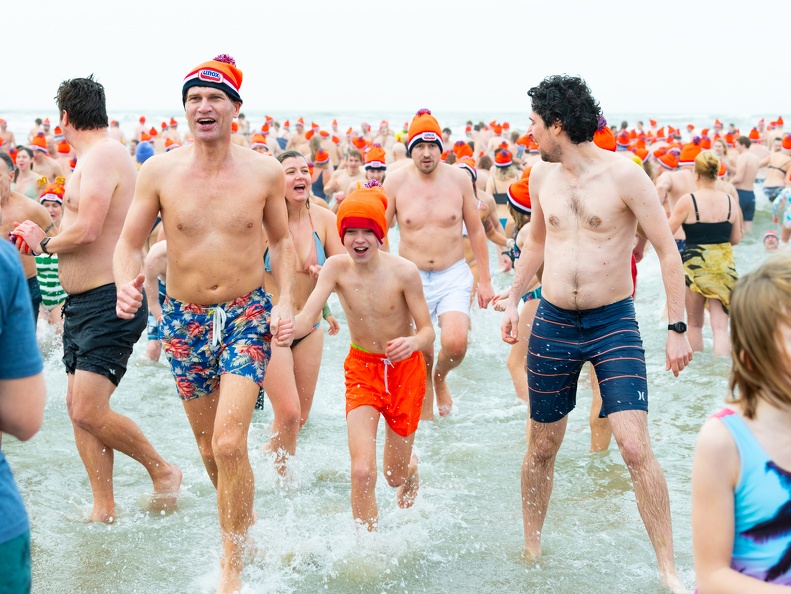 HR - Zandvoort Marketing - Nieuwjaarsduik 2023 -5424