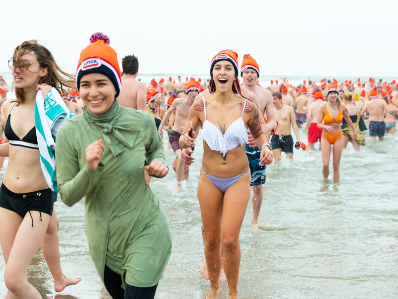 HR - Zandvoort Marketing - Nieuwjaarsduik 2023 -5432