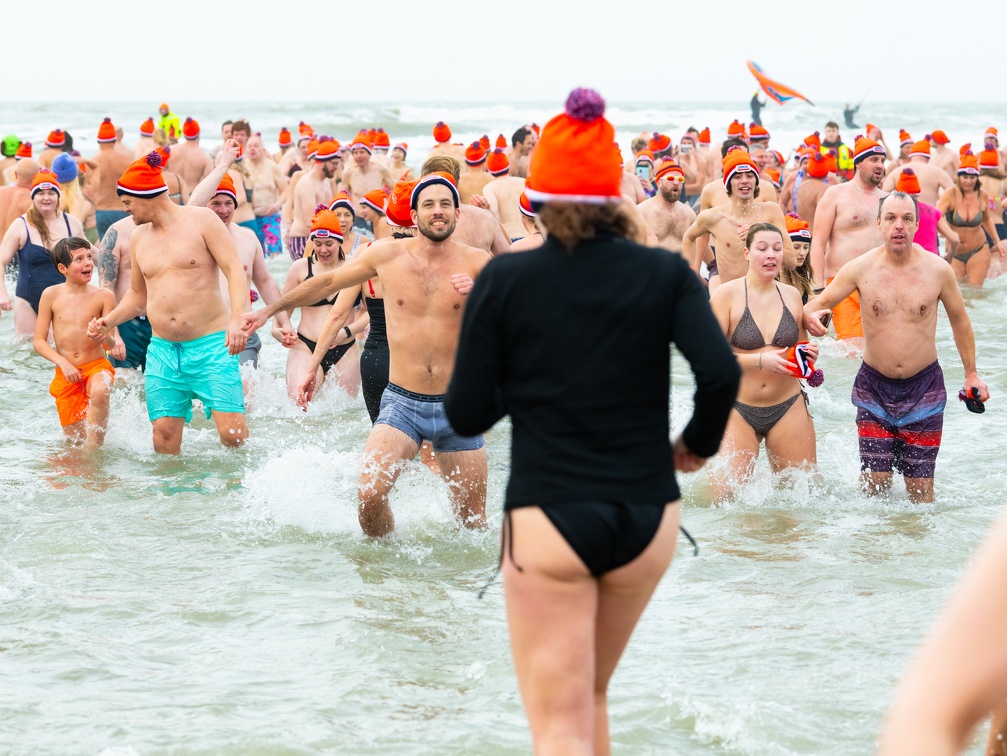 HR - Zandvoort Marketing - Nieuwjaarsduik 2023 -5477