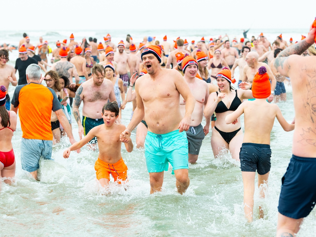 HR - Zandvoort Marketing - Nieuwjaarsduik 2023 -5487