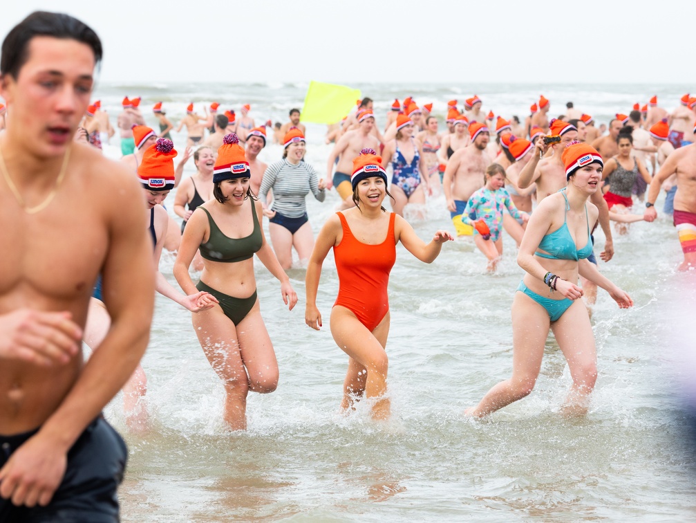 HR - Zandvoort Marketing - Nieuwjaarsduik 2023 -5525