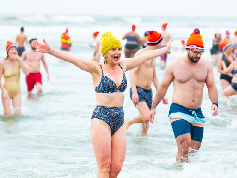 HR - Zandvoort Marketing - Nieuwjaarsduik 2023 -5595