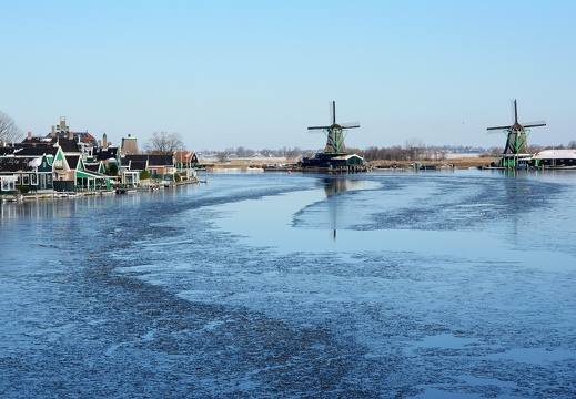 De Zaan in Zaandam with ice ©Pauline Arkesteijn