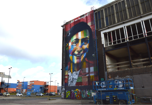 Outside Straat Museum