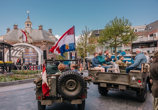 5 mei - Militaire voertuigen