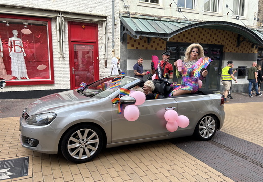 Pride at the Beach ZK40