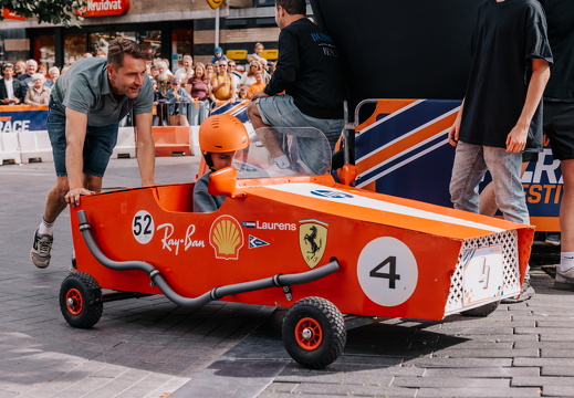 FZ X Visit - Zeepkist 090