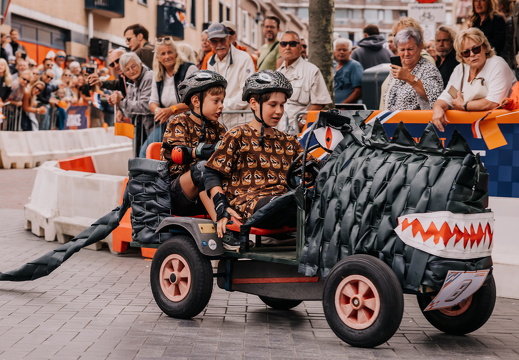 FZ X Visit - Zeepkist 100