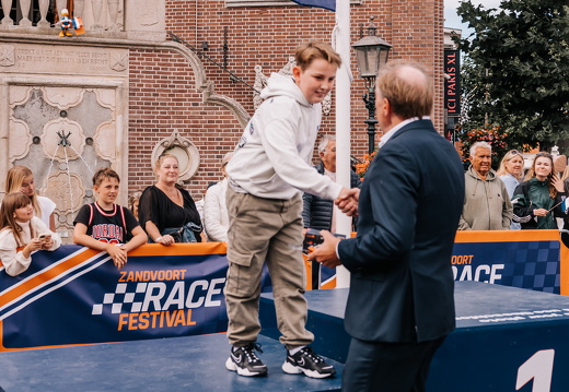 FZ X Visit - Zeepkist 122