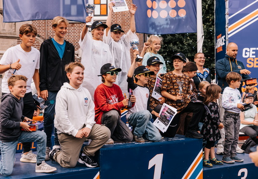 FZ X Visit - Zeepkist 142