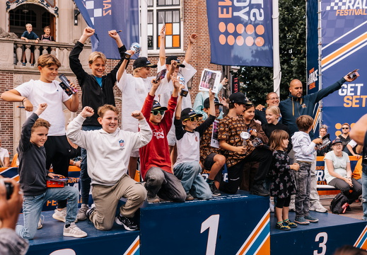 FZ X Visit - Zeepkist 144