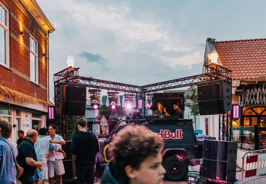 FZ X Visit - Dorpsfeest 200