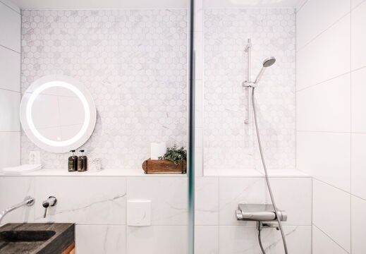 Shower 7 west7