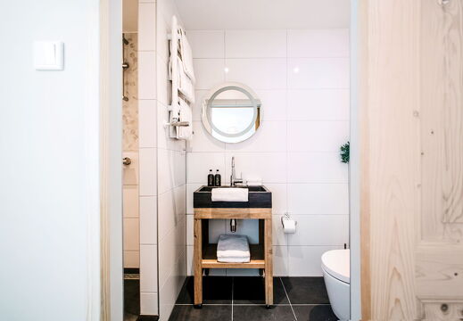 Bathroom 8 west7