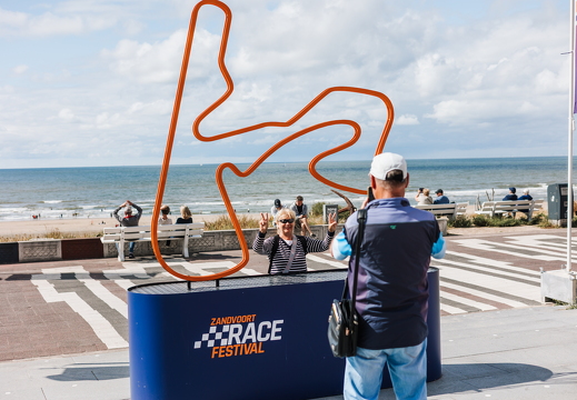 F1 26\' - selfie spot 33